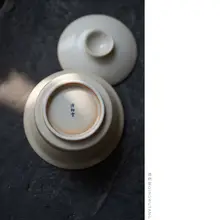 清物堂 手作り陶器 蓋付き茶碗【淡黄色の釉薬・景徳鎮製・茶器】