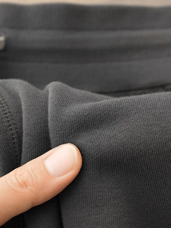 dark gray と silver の違いを知れば、どんなシーンで着るかがわかる！？