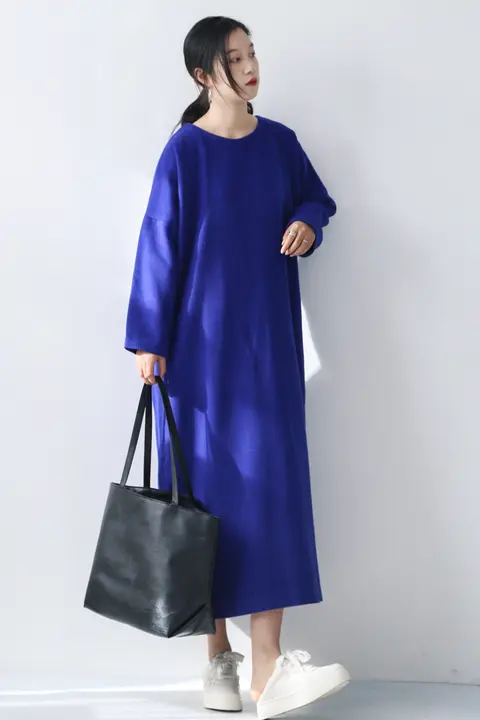 上品な宝ブルーのウールニットドレス【秋冬用・フィット・長袖・カジュアル】
