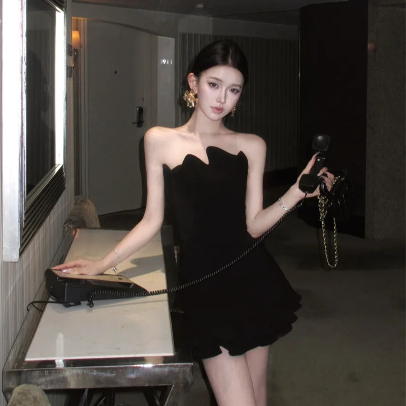 ホテルパーティーフォーマル女性に着るドレスは、どう選ぶ？