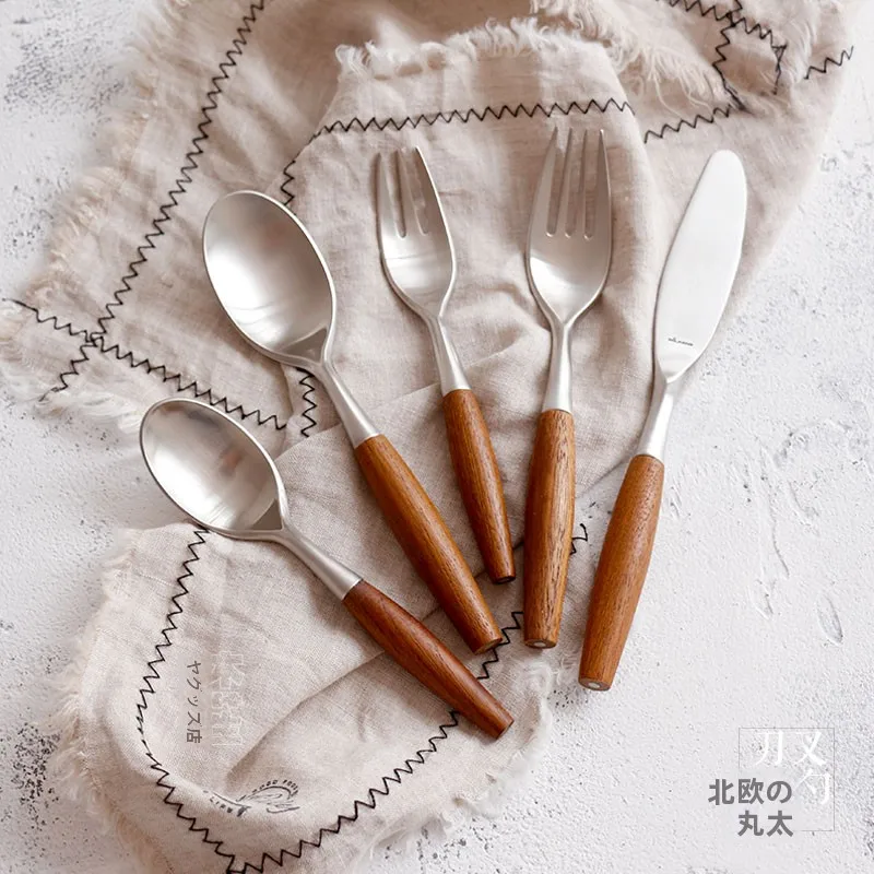 木製箸の高級感と実用性を兼ね備えたユズ木ハンドルカトラリーセット