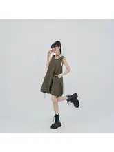シンプルデザインの背中紐付きキャミソール風短丈ワンピース（セットアップ対応）