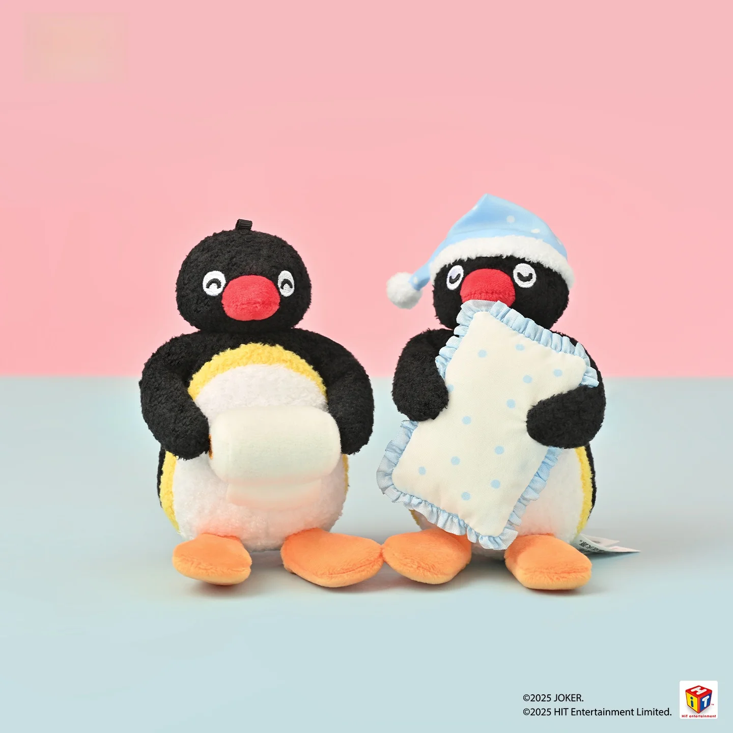 可愛いぬいぐるみペンギンのキーホルダーは、どんな小物か？