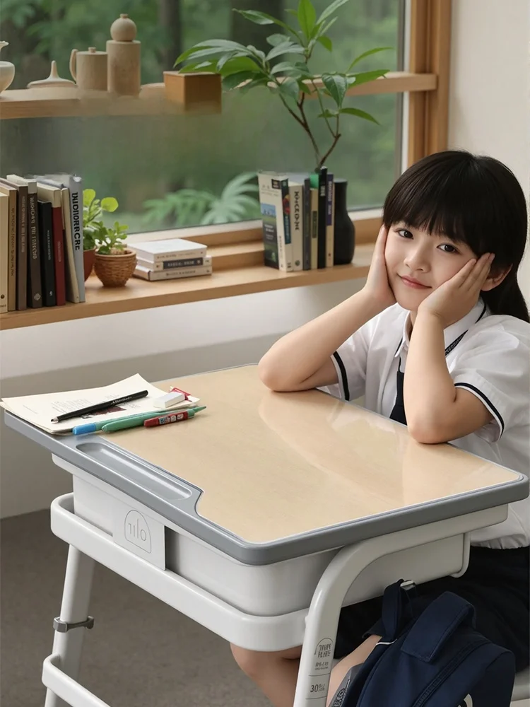 透明デスク保護マット：幼児の字を書くための安全で耐久性のある学習環境を実現