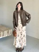 花柄キャミソールワンピースとコーヒーカラーのレザージャケットの重ね着【春秋用・ロング丈・女性用】（セットアップ対応）