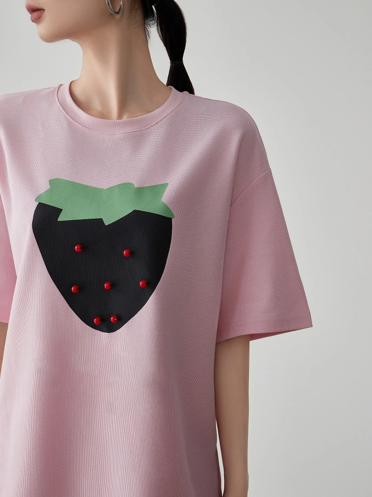 安いTシャツで失敗しない選び方は？ピンクのいちごプリントTシャツが夏の日常を彩る理由
