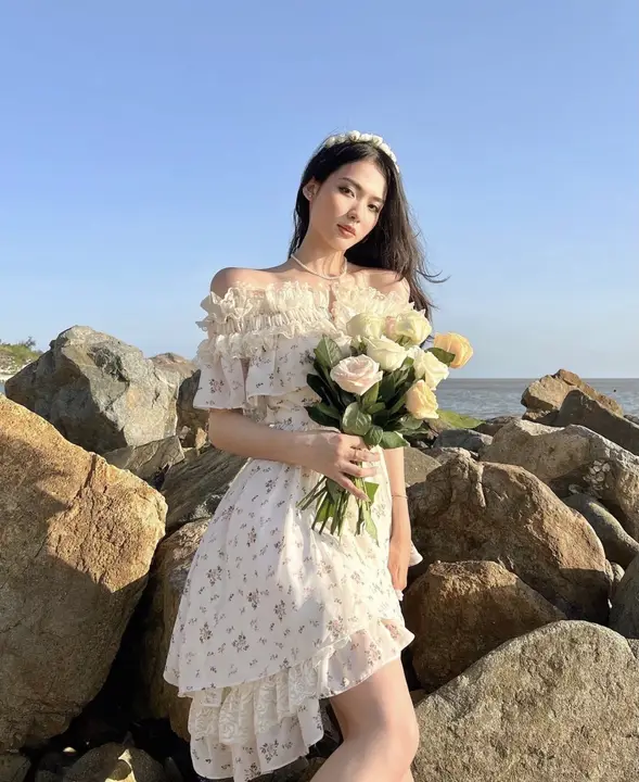 フラワープリントオフショルダーエレガントドレス【シルエット・柔らかな生地】（セットアップ対応）