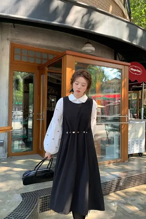 黒色ストーンプリントのタンクトップワンピース【ホワイトシャツ付き・ルーズフィット・大きいサイズ対応】（セットアップ対応）
