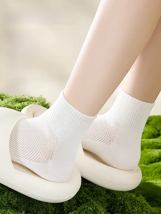消臭効果のある白色メッシュ中筒ソックス【夏用・薄手・綿100%・抗菌】