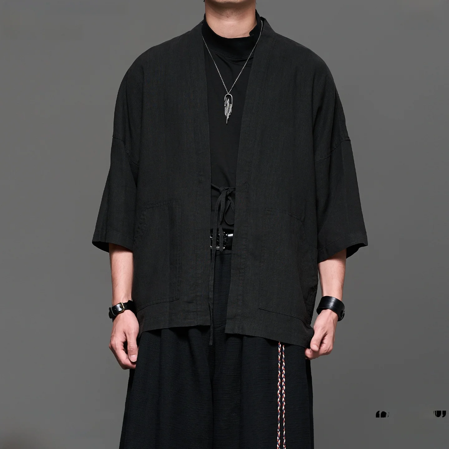 麻素材のレトロ風グリーン中式ジャケット：5月に着る羽織ものとしての実用性と素材特性
