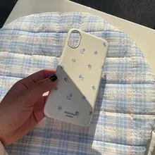 クリームカラーの優しい小花デザインiPhoneケース【iPhone対応・半包仕様】