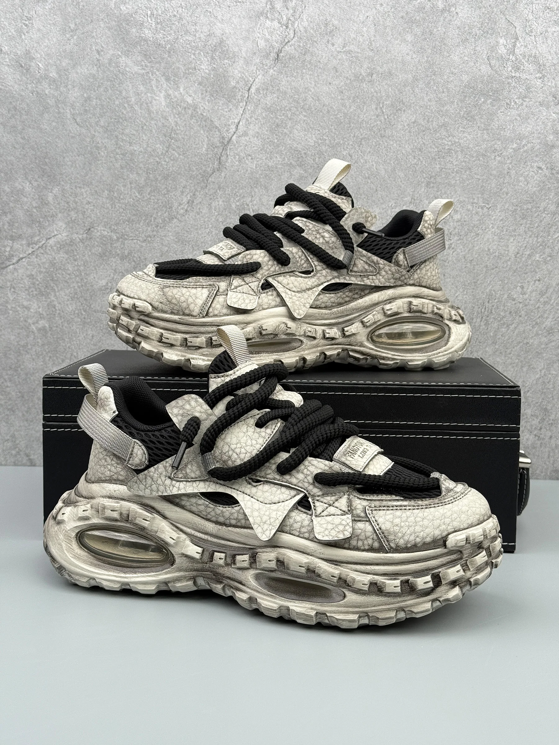 90s hiphop スニーカーのレトロスタイルを再現するヴィンテージ風メンズスニーカー