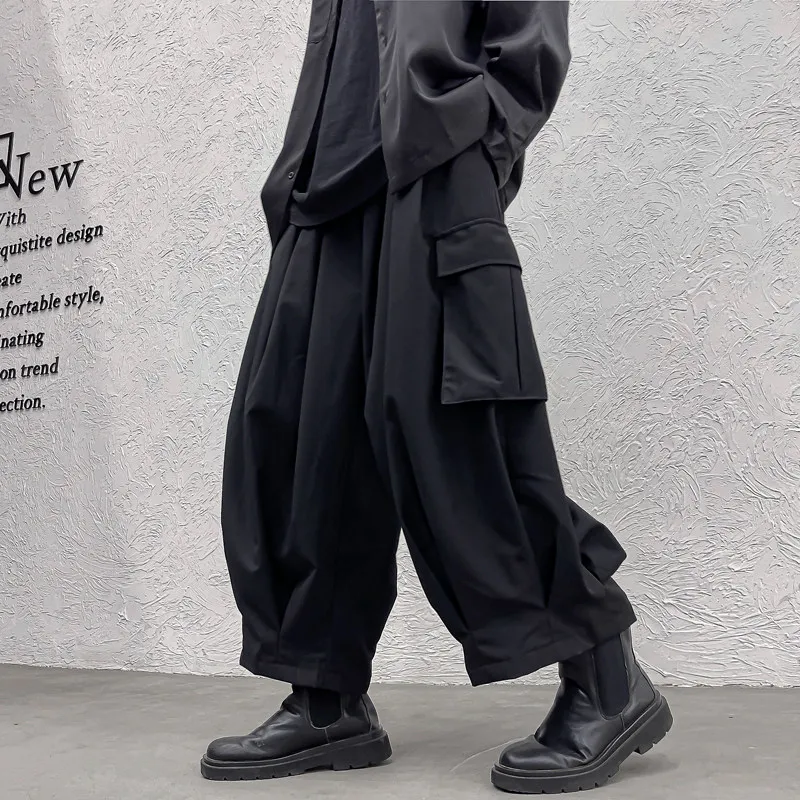 オーバーサイズワイドパンツ：レトロデザインのメンズパーカーが定義する青春スタイル