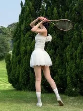 白色スポーツウェア上衣とチュニックスカート【軽量・透け感のあるデザイン・テニス・ゴルフ対応】（セットアップ対応）