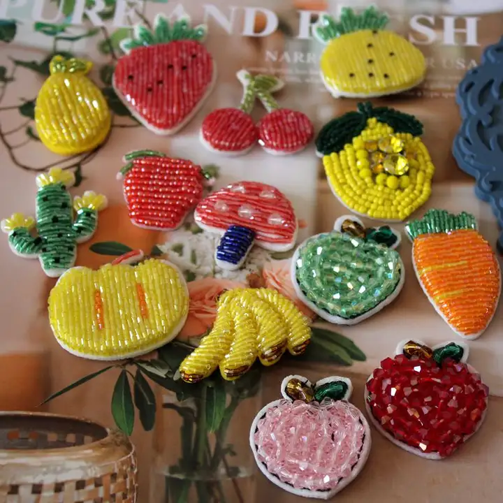 可愛い刺繍風デコレーションパーツ【果物・キノコ・ニンジン・イチゴデザイン・DIY用】
