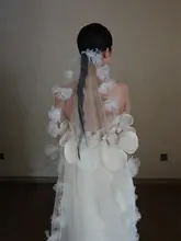 韓国製 フラワーデザインのロングベール【ウエディングヘッドアクセサリー・高級感・写真撮影用】