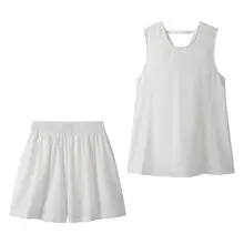 夏用女性向け チックな背面開きノースリーブトップスとショートパンツ