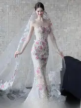 華やかなデザインのタイトフィット魚尾ドレス【ハートネックライン・スパンコール・花飾り付き】