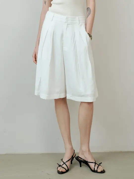 麻素材の透湿通勤用シャツ【サイドボタン・リバーシブルデザイン】とプリーツパンツ（セットアップ対応）