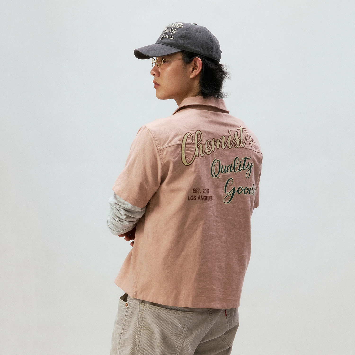 100均帽子掛けと比べて、今人気のキャップはどんなもの？