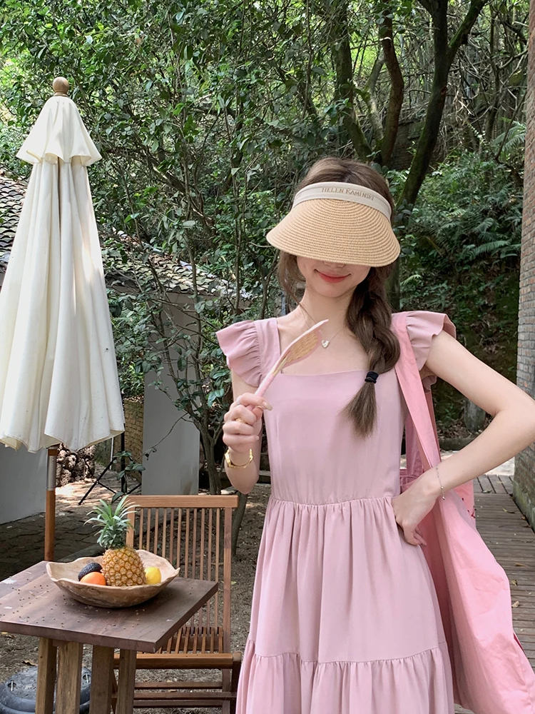 150センチの低身長女性が着ていても自然なシルエットになるワンピースは？