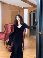 立体花柄デザインV��ネックニットワンピース【中長丈・レディース・クラシックスタイル】