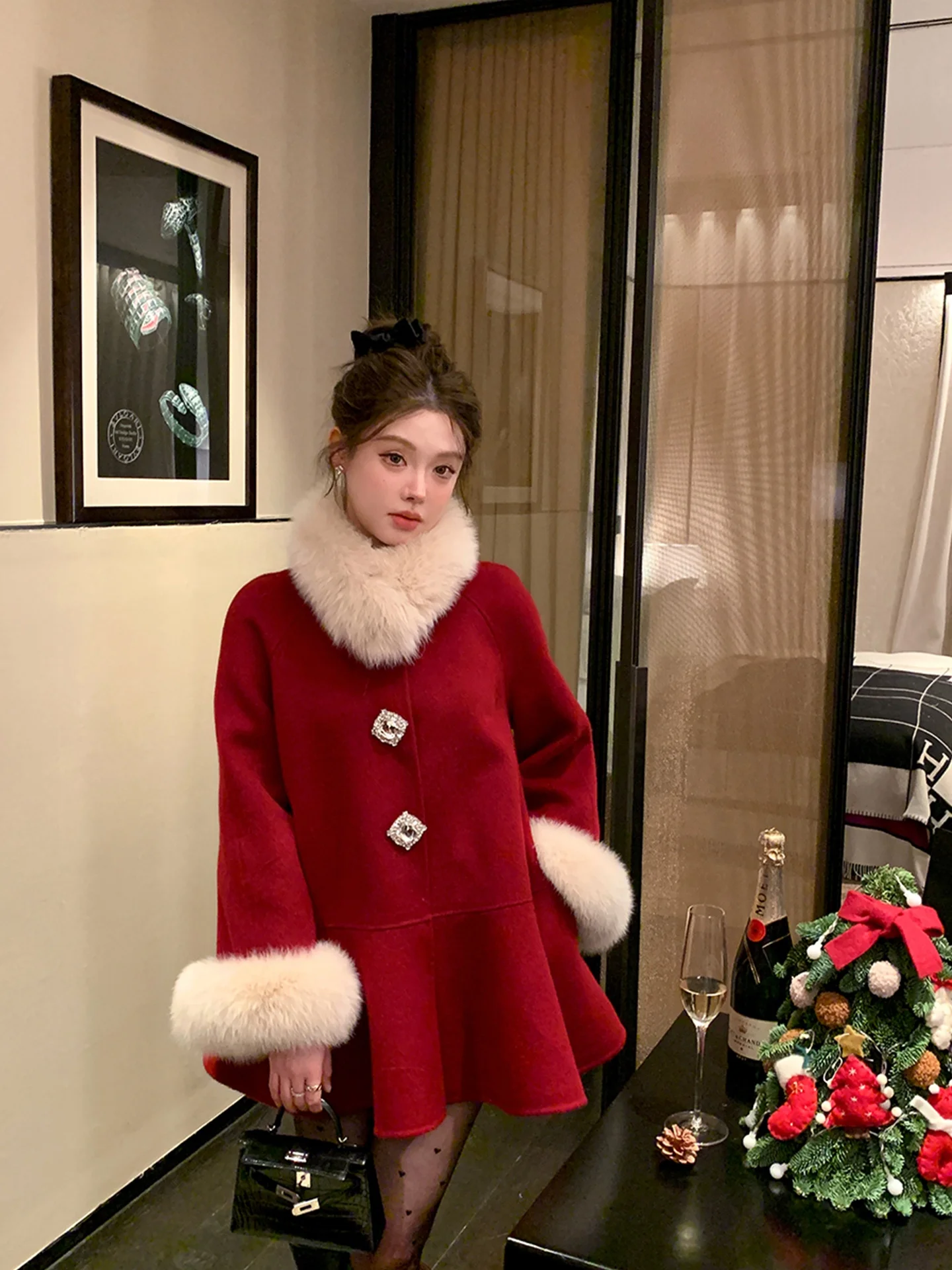 クリスマスパーティーに着る服装の選び方と、厳選3選の実際の着用体験