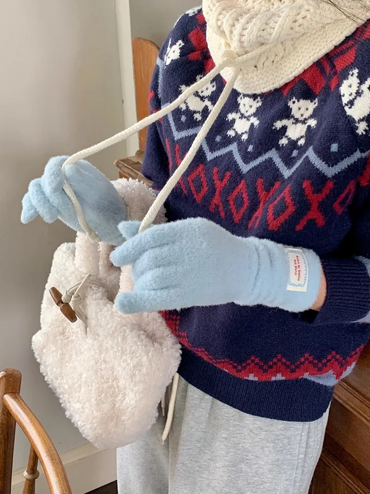 ファー素材手袋：手荒れ予防に効果的な厚手の分指タイプ