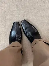 本革製 シンプルな美しさのスクエアトゥブーツ【ブラック・フラット・チェルシーブーツ】