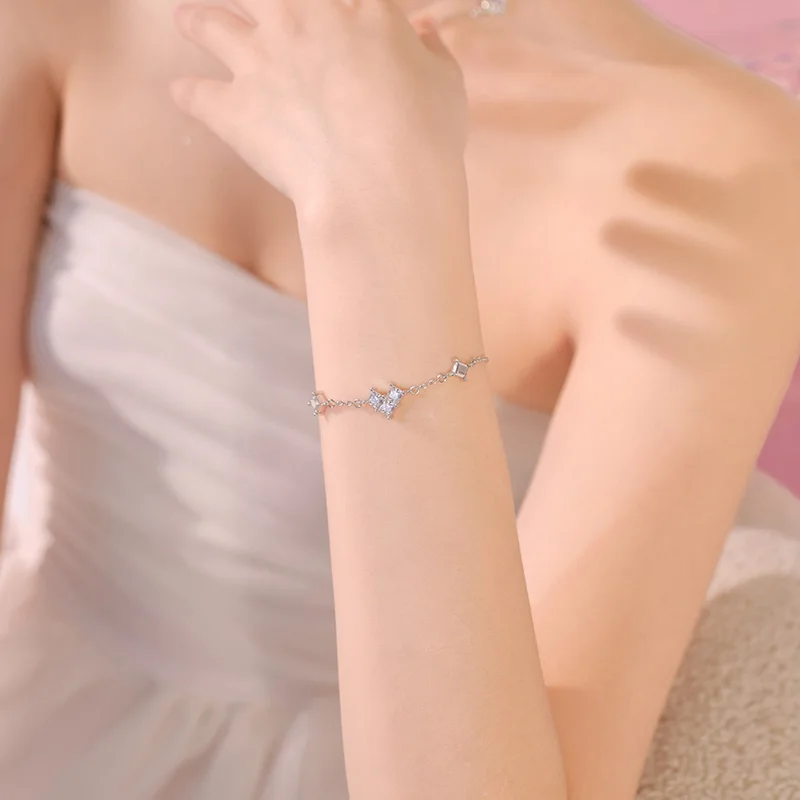 ハートモチーフのジュエリーボックスは結婚祝いに最適なささやかなプレゼントか？