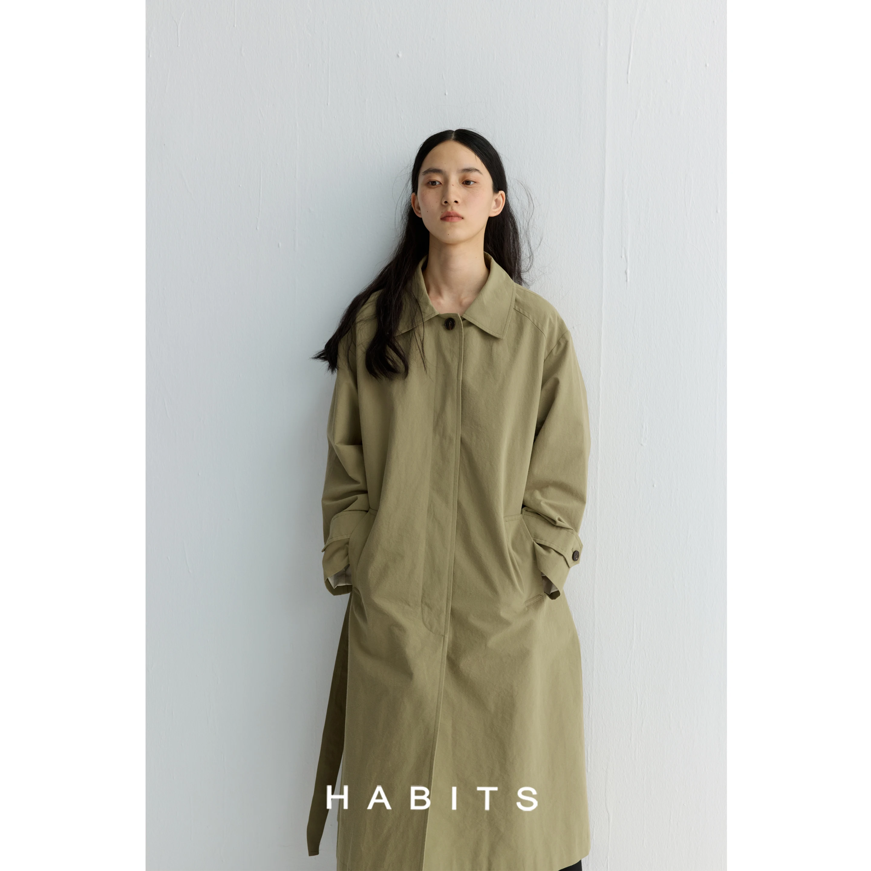 大人可愛い服 40代コーデの完全ガイド｜カーキグリーントレンチコートの選び方とスタイル