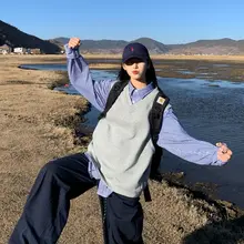 春秋向けのVネックニットベスト【カジュアルスタイル・ルーズフィット・女性用】（セットアップ対応）