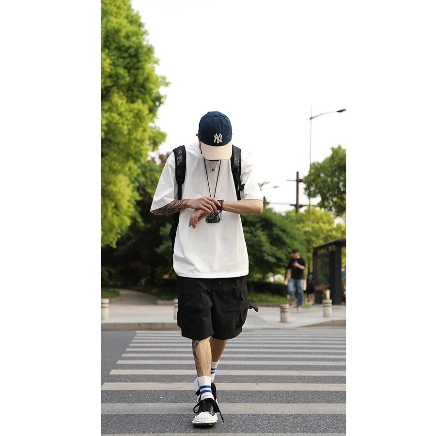 黒いTシャツを選ぶべきタイミングは？多歪二十五歳のプレミアムウォッシュTシャツが答えを教えてくれる