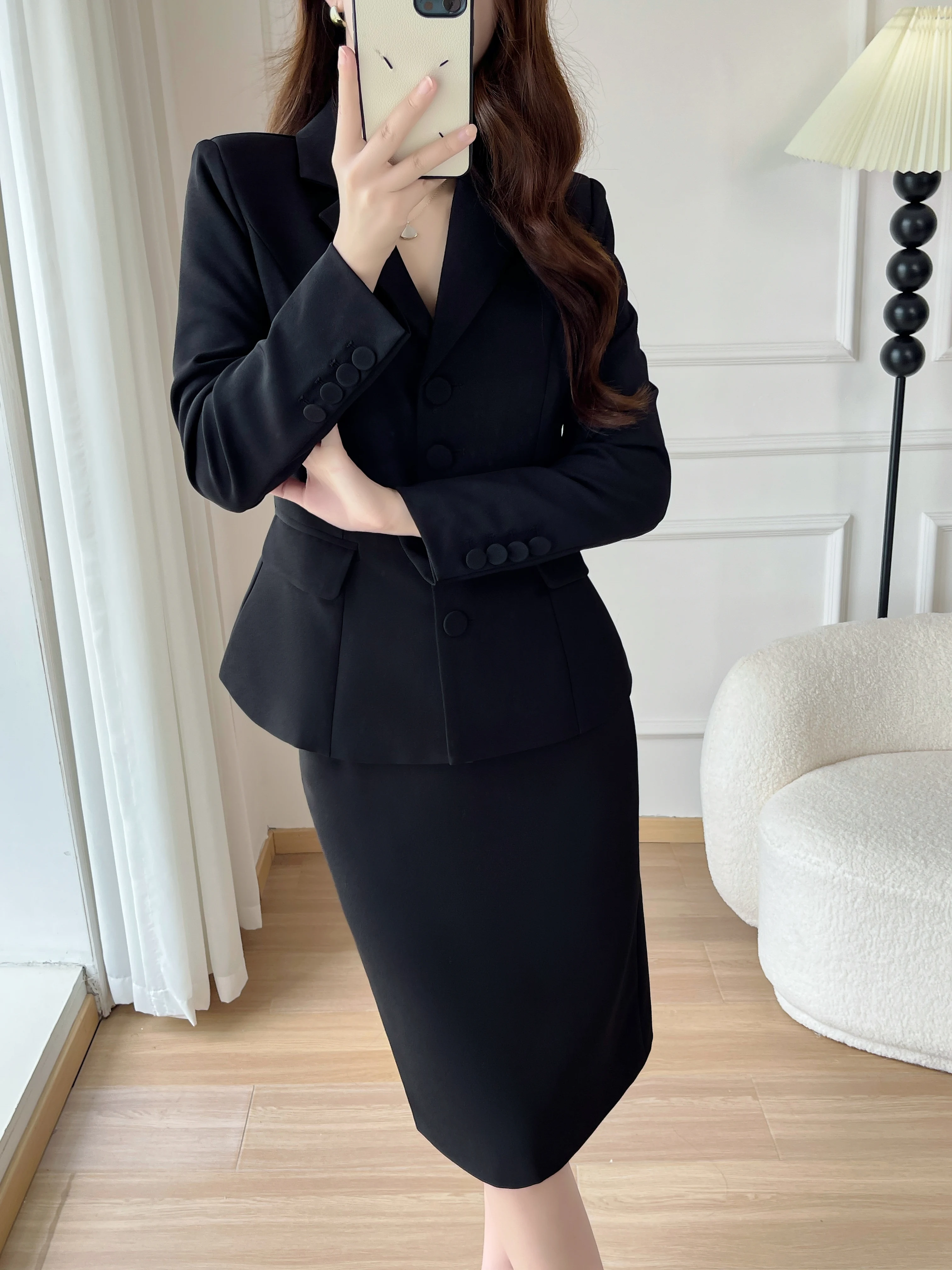 40代ぽっちゃり女性がビジネススーツで自信を取り戻すには？