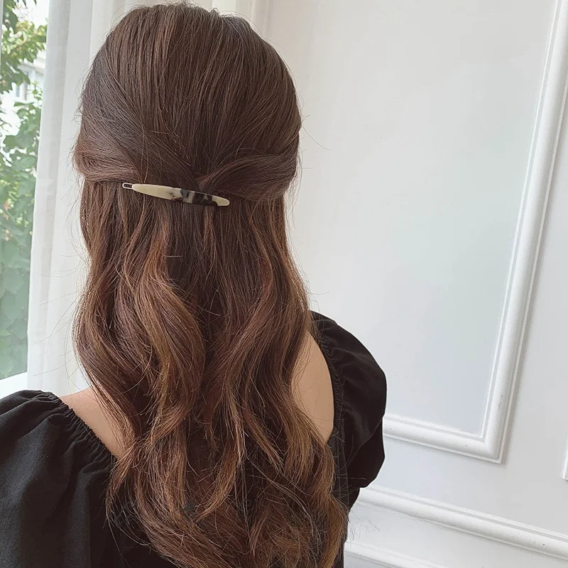 ヘアアレンジ ゴム一本：シンプルなアセテートヘアクリップの実用性とスタイル適用ガイド