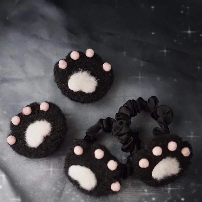 オリジナル手作り毛糸の猫爪ヘアクリップ：黒猫向けフワフワダークテイストアクセサリーの実用性と選定基準