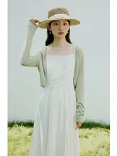 フレンチスタイル 白色スクエアネックキャミソールワンピース【夏用・ウエスト絞り・Aライン】