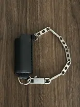 高級感のあるシンプルなデザイン！個性的な金属チェーン付きキーリング【赤と青のアクセント】