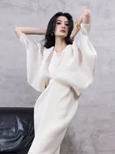 Vネックバットウスリーブワンピース【デザイン・ルーズフィット・ロング丈】