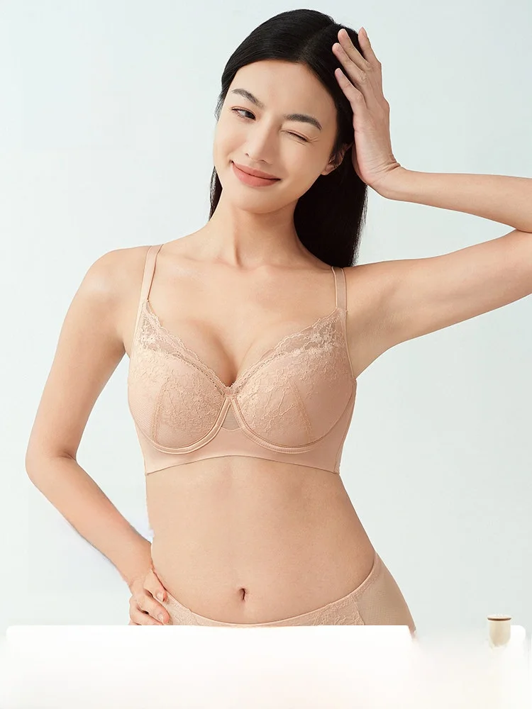 優美な花園デザインのソフトワイヤーブラジャー：ノンワイヤーで大胸を自然に見せる