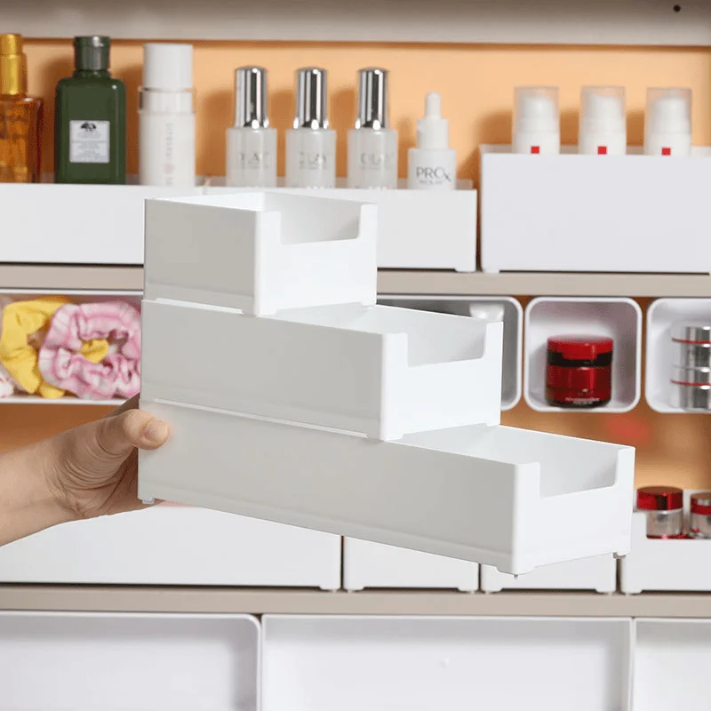 白色プラスチック製化粧品収納ボックス：バスルーム用狭長タイプの実用性と耐久性解析
