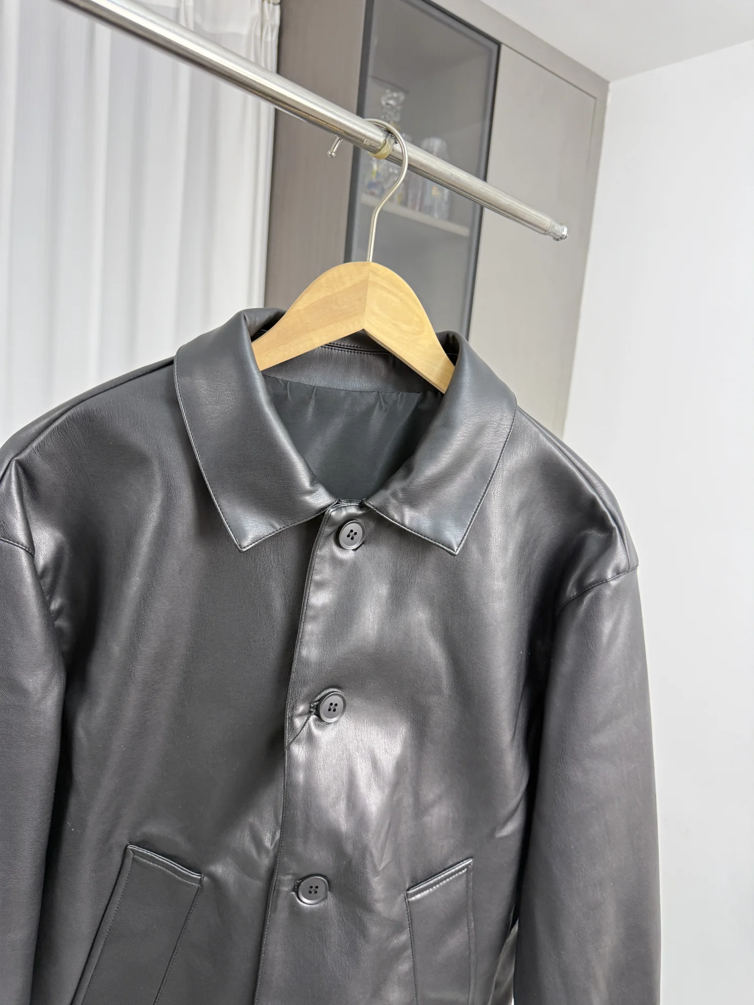 白のジャケット メンズは、本当に「通勤」に合うのか？