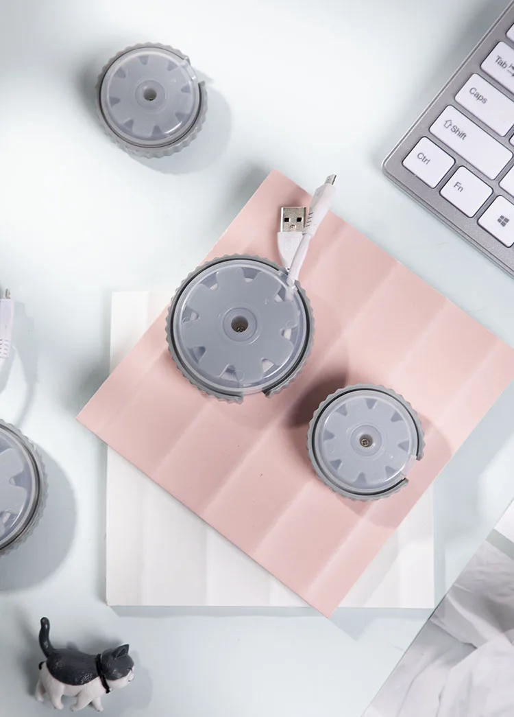 スタイリッシュなデータケーブル整理用巻き器：仕事で使える便利グッズの効率化実証