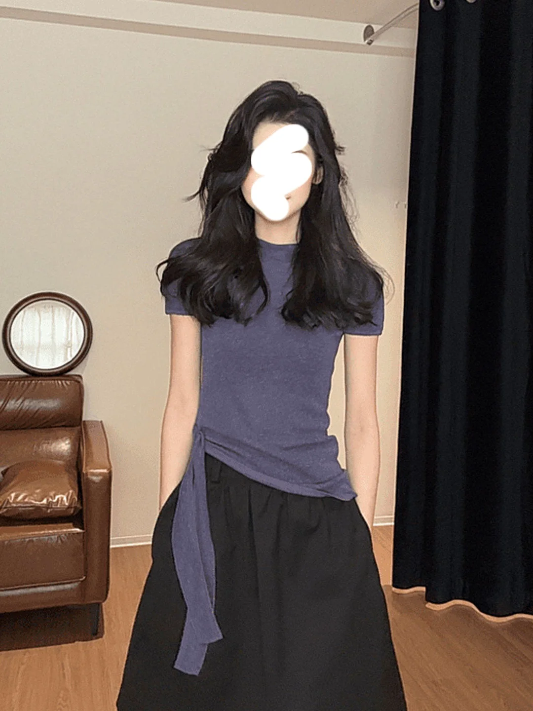 紫色のハイネックショートスリーブTシャツ：20代女性の日常通勤スタイルに最適な通勤風ベーシックトップス