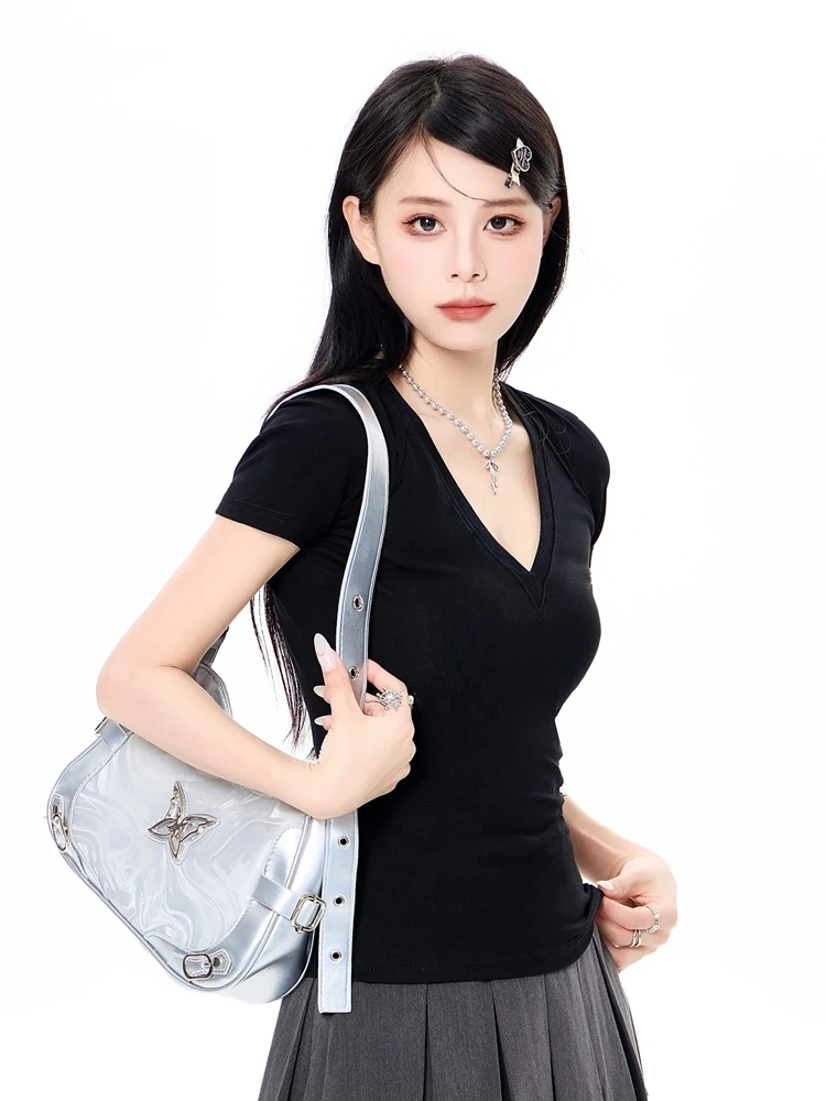 黒いVネックフィット短袖Tシャツ【デザイン性・ウエストシェイプ・女性用・夏用】 きれいめコーデに最適なトップアイテム