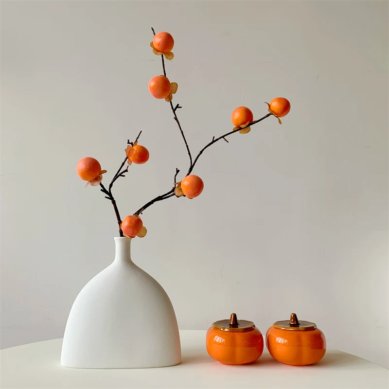 韓国インテリアを再現｜カフェ風部屋の作り方　柿の実造花で実現する温かみのガイド