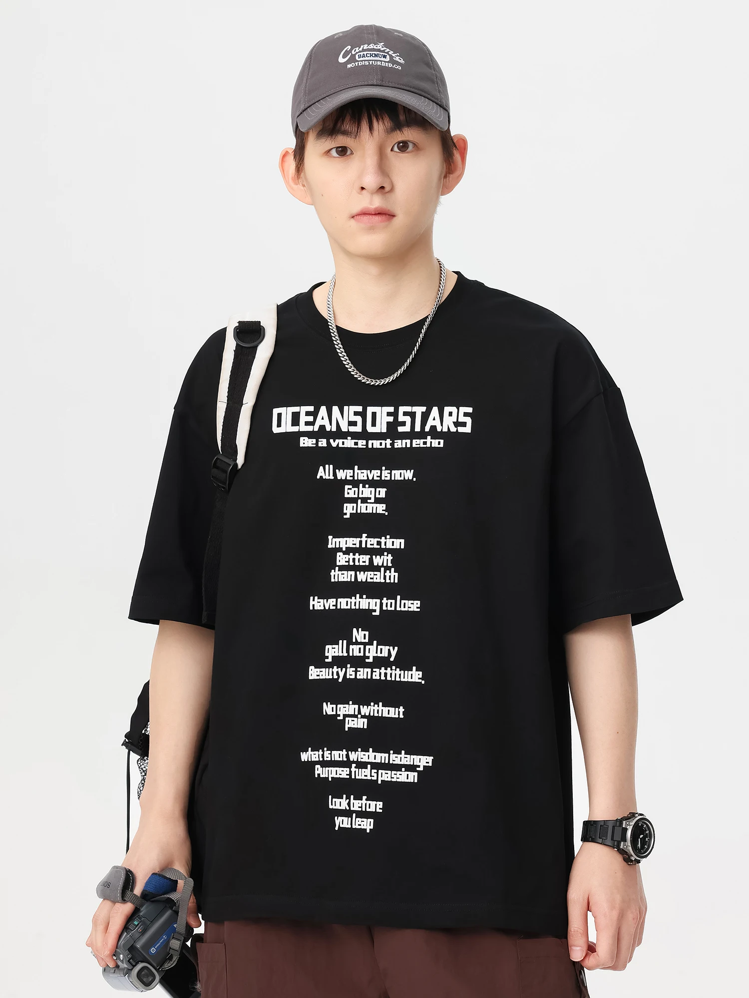 「Tシャツを横から見てもかっこいい着方」は、どうやって決めるの？