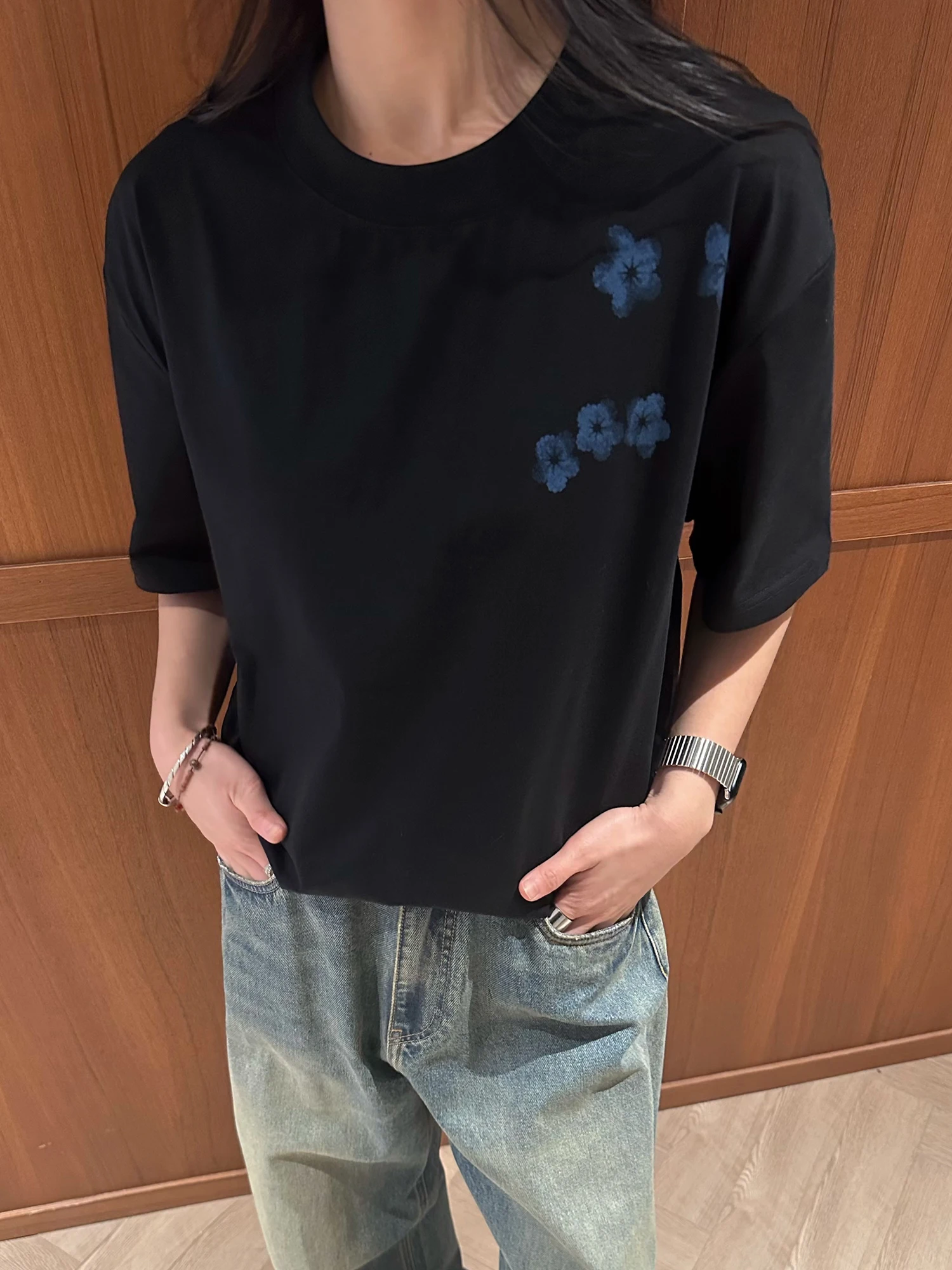 色褪せたtシャツを選ぶべきなのか？それとも、新しいものに頼るべきか？