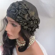 薄手の黒金色光沢フリル花デザインヘッドスカーフ【ヴィンテージスタイル・包頭帽】