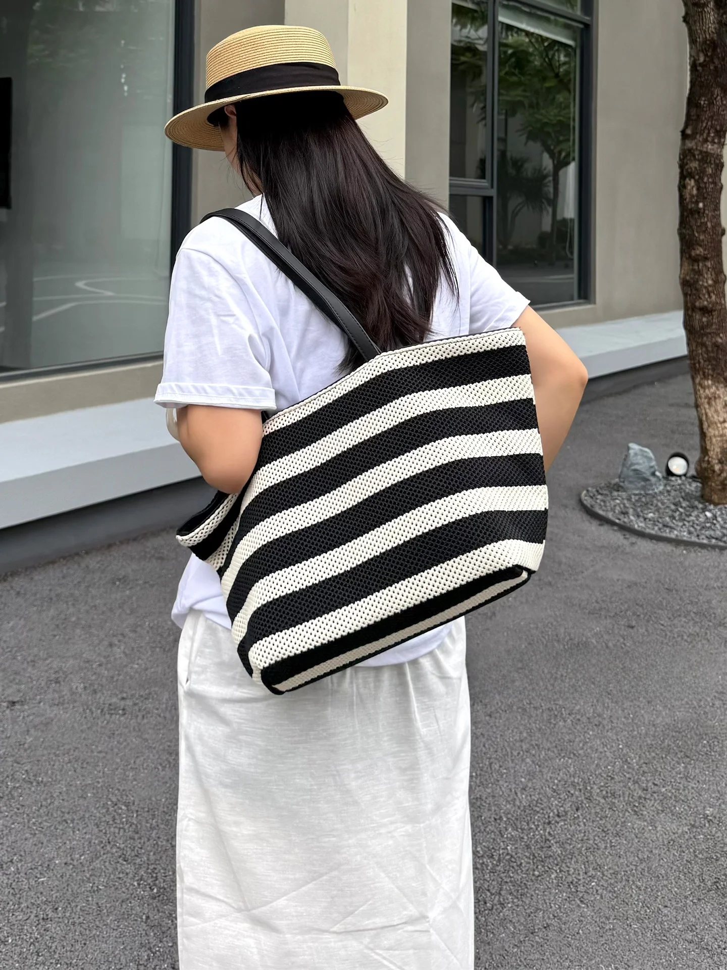 夏らしいバッグの定義とは何か？厳選5選で夏のスタイルを再定義